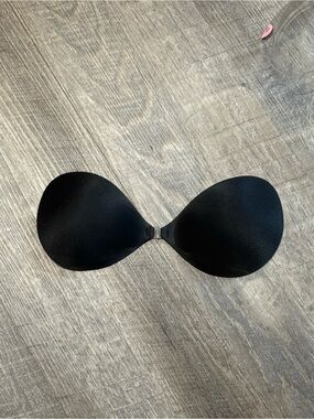 NuBra Black Adhesive Strapless Bandeau with Front Clasp C1